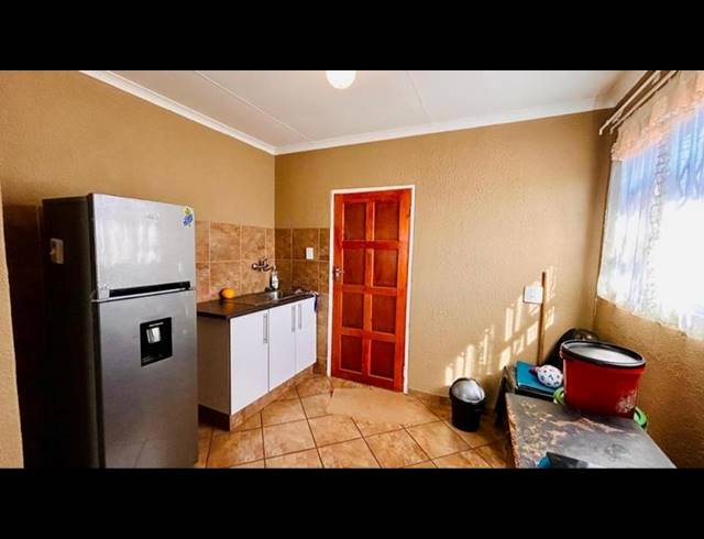 2 BEDROOM HOUSE FOR SALE IN THE ORCHARDS